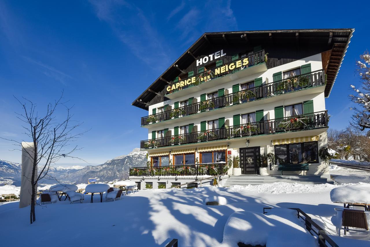 Hotel Le Caprice Des Neiges กงบลู ภายนอก รูปภาพ